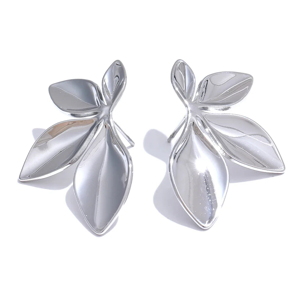 Marais | Women Earrings with Leaf Design and Gold Plating