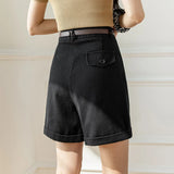 León | Women's Shorts with High Waist and Pockets