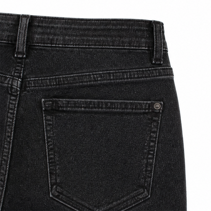 Curvella – Flattering High-Waist Stretch Denim Capris
