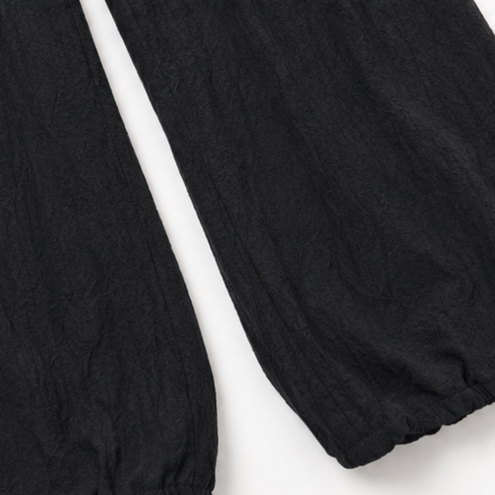 Draplyn – The 2-Piece Halter That Skims, Not Swallows