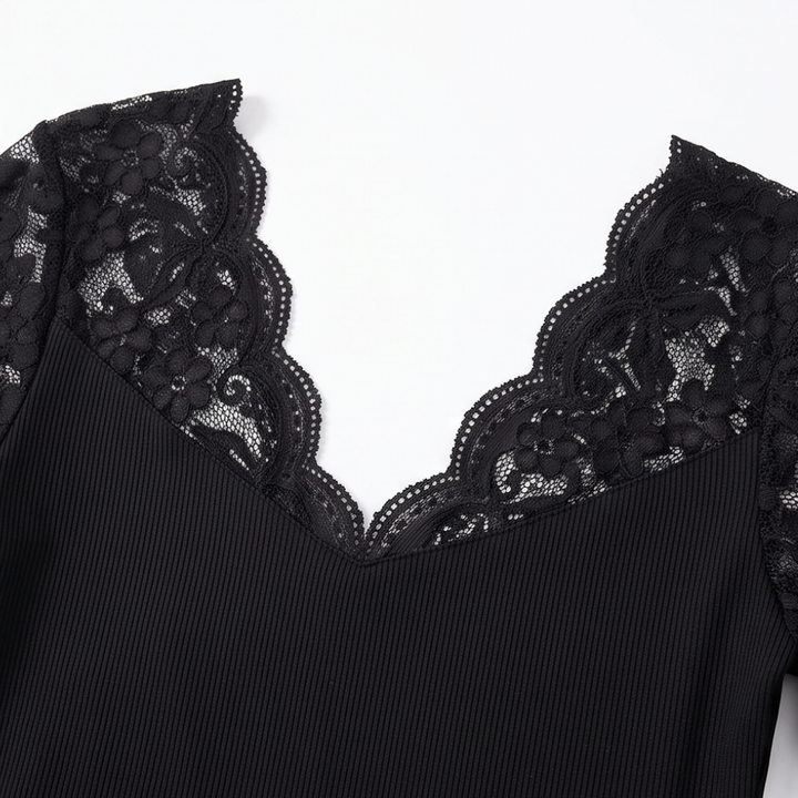 Curvella – Ribbed Scallop Lace-Look Trim Fitted Top