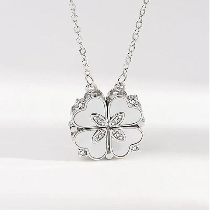 Cloverelle – Sparkling Clover Pendant Necklace