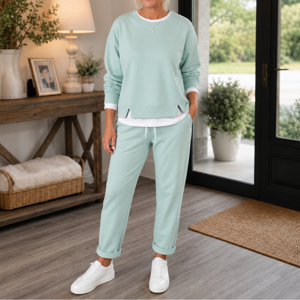 Wearbella – Side-Slit Sweatshirt And Jogger Set