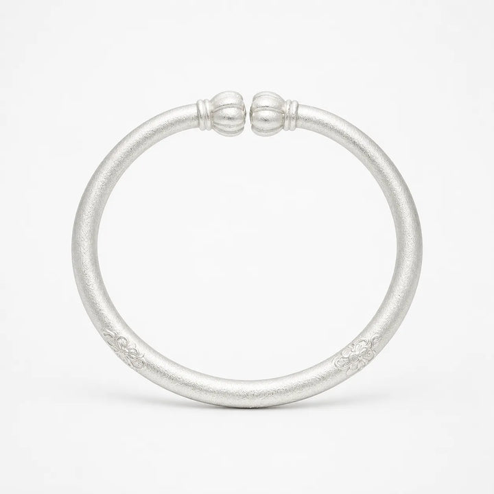 Florelle – Vintage Floral Silver Bangle with Open Cuff